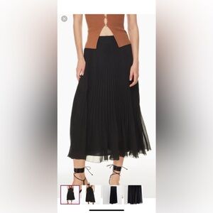 Aritzia Wilfred Pleated Skirt